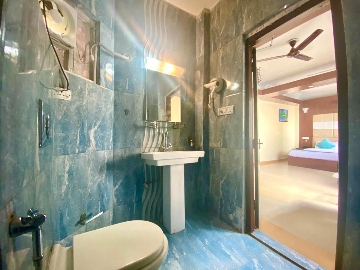 Riversun Hotel Mall Road Mussoorie Exterior photo